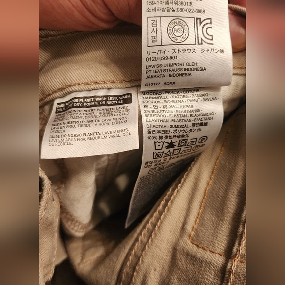 Brand new Levi's jeans - Picture 4 of 5